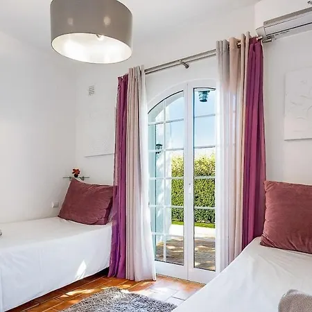Private With Beautiful Gardens Willa Guia (Faro)